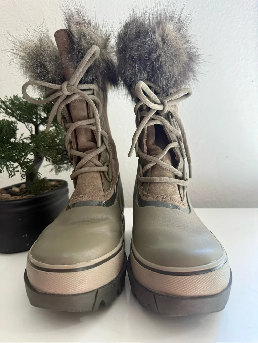 Sorel Joan of arctic Next Women size 8 sage  and Brown Faux-Fur Winter Boots